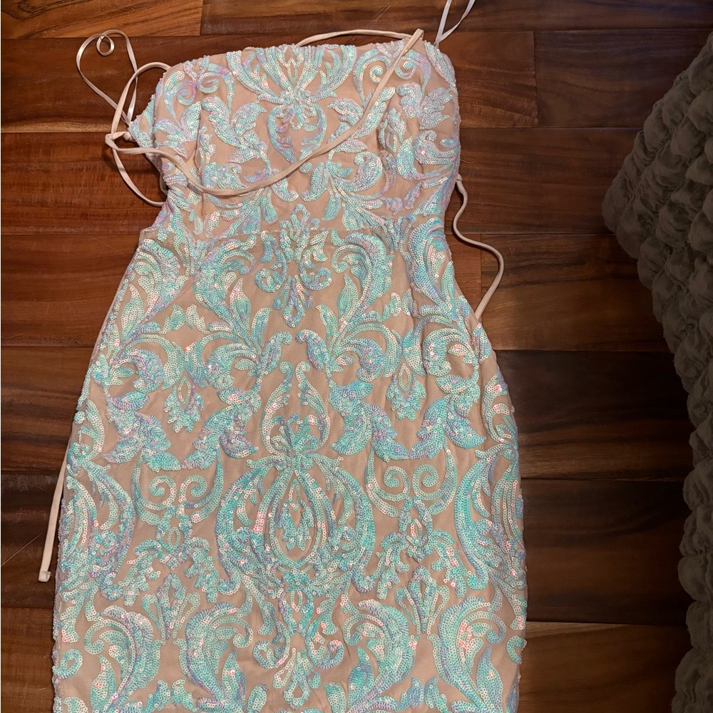 NWT Windsor Sequin Bodycon Mini Dress Lace Up Back Pastel Iridescent M (1044)